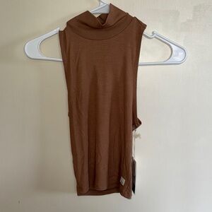 Vuori Sleeveless Brown Turtleneck Top